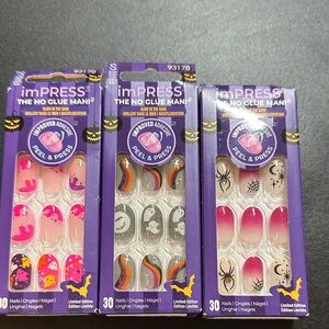 imPRESS Festive Halloween Nail Set Collection short length in the shape round